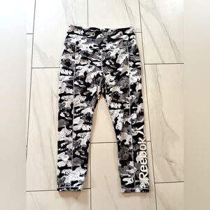 3/$30 Reebok precision camo leggings size Large with side pockets!
